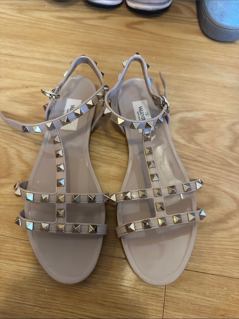 Valentino Beige T-Strap Rockstud Flat Sandals